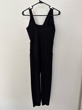 Athleta Black Sleeveless Scoop-Neck Jumpsuit with Pockets